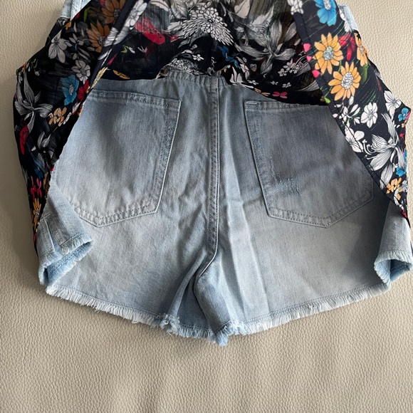 NWT - Desigual Women’s Denim Short with Floral Skirt - US Size 4 - Picture 10 of 15
